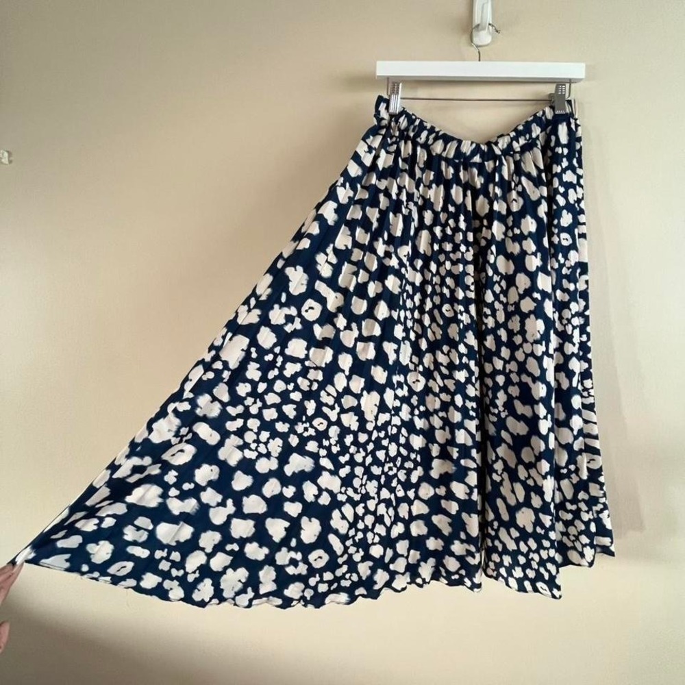 MassimoDutti Abstract Animal Print Pleated Midi Skirt L Flowy Eurosummer Coastal